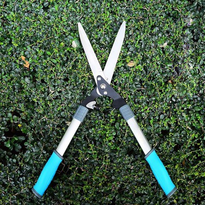 Non-slip cutting shears for bushes Non-slip cutting shears for bushes
